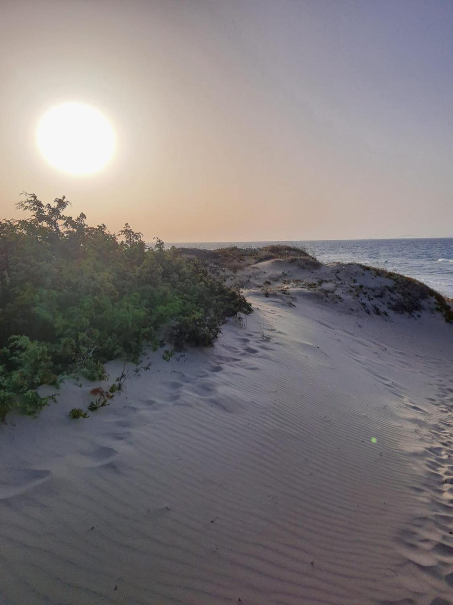 Il Tramonto Sulle Dune Badesi Eksteriør bilde